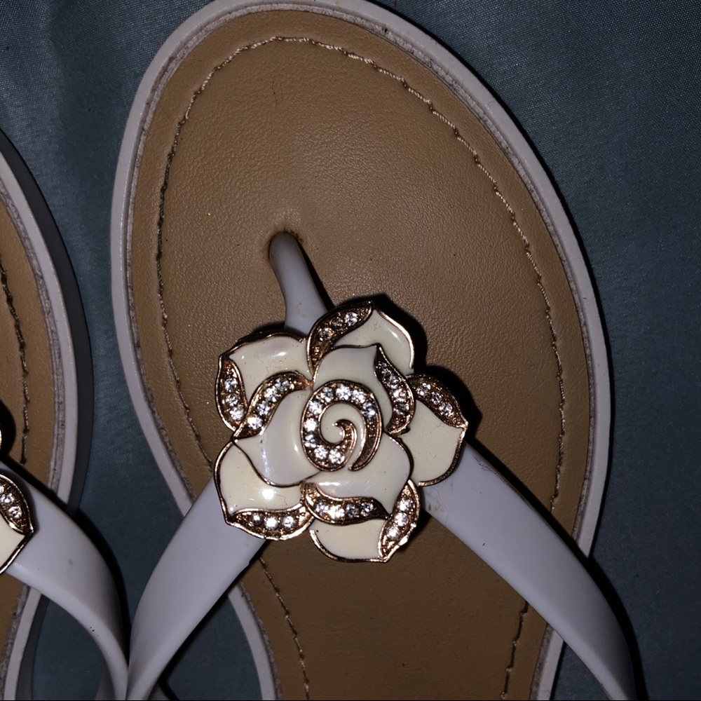 flip flops - Picture 2 of 2